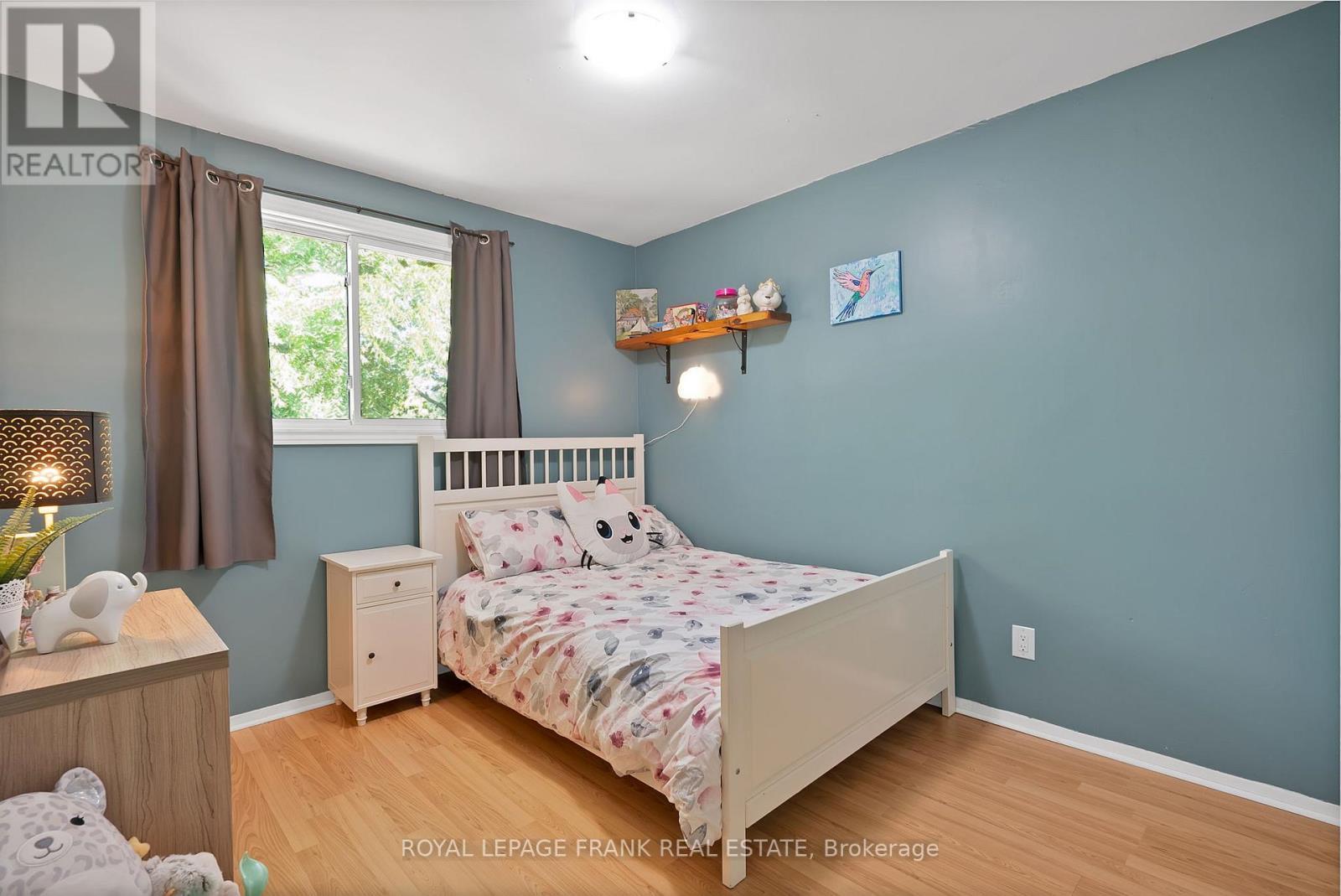 












68 BROOK CRESCENT

,
Georgina (Pefferlaw),




Ontario
L0E1N0

