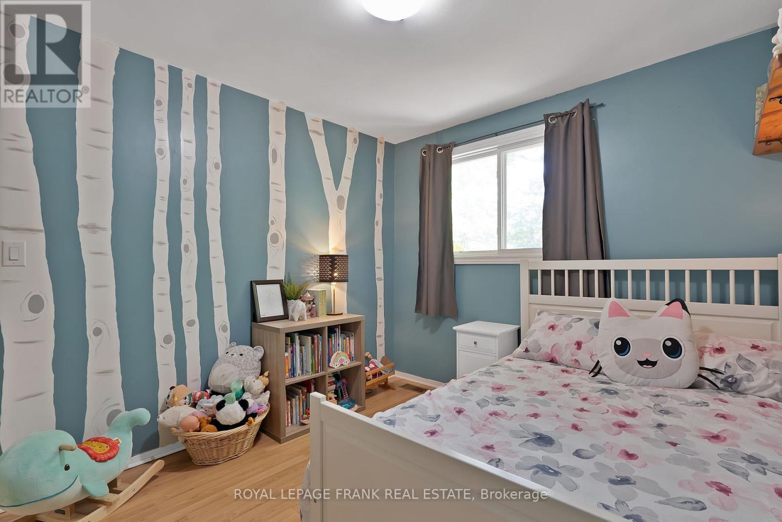 












68 BROOK CRESCENT

,
Georgina (Pefferlaw),




Ontario
L0E1N0

