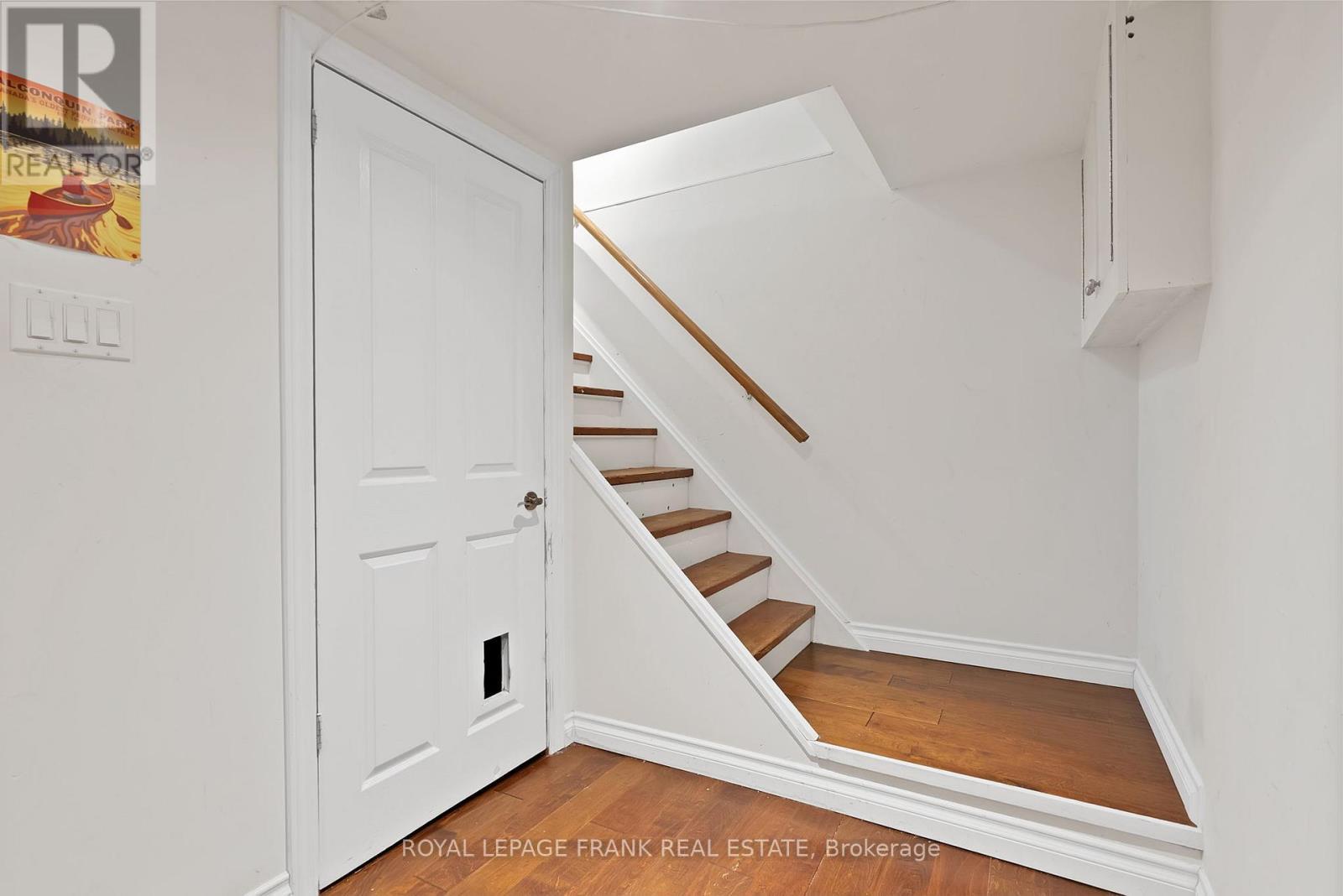 












68 BROOK CRESCENT

,
Georgina (Pefferlaw),




Ontario
L0E1N0


