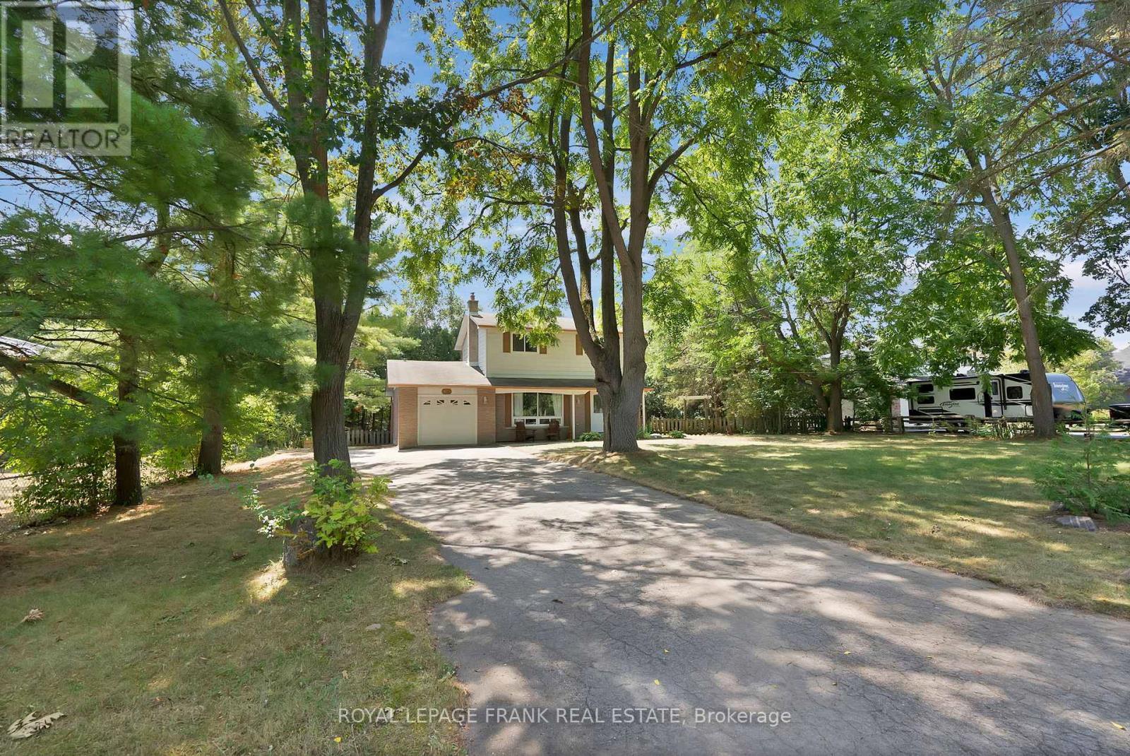 












68 BROOK CRESCENT

,
Georgina (Pefferlaw),




Ontario
L0E1N0


