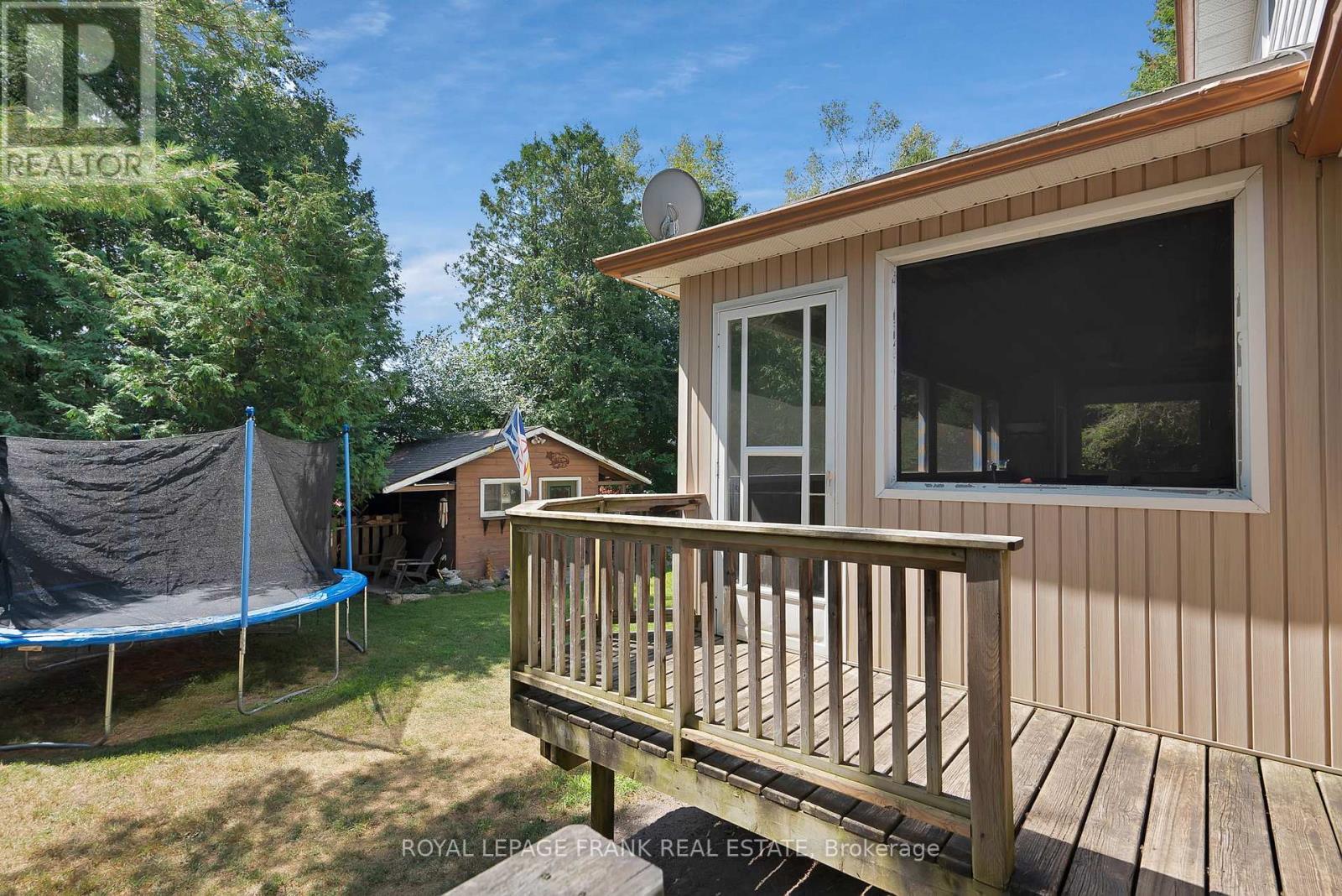 












68 BROOK CRESCENT

,
Georgina (Pefferlaw),




Ontario
L0E1N0

