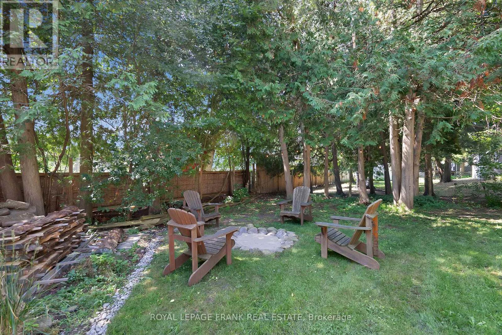 












68 BROOK CRESCENT

,
Georgina (Pefferlaw),




Ontario
L0E1N0


