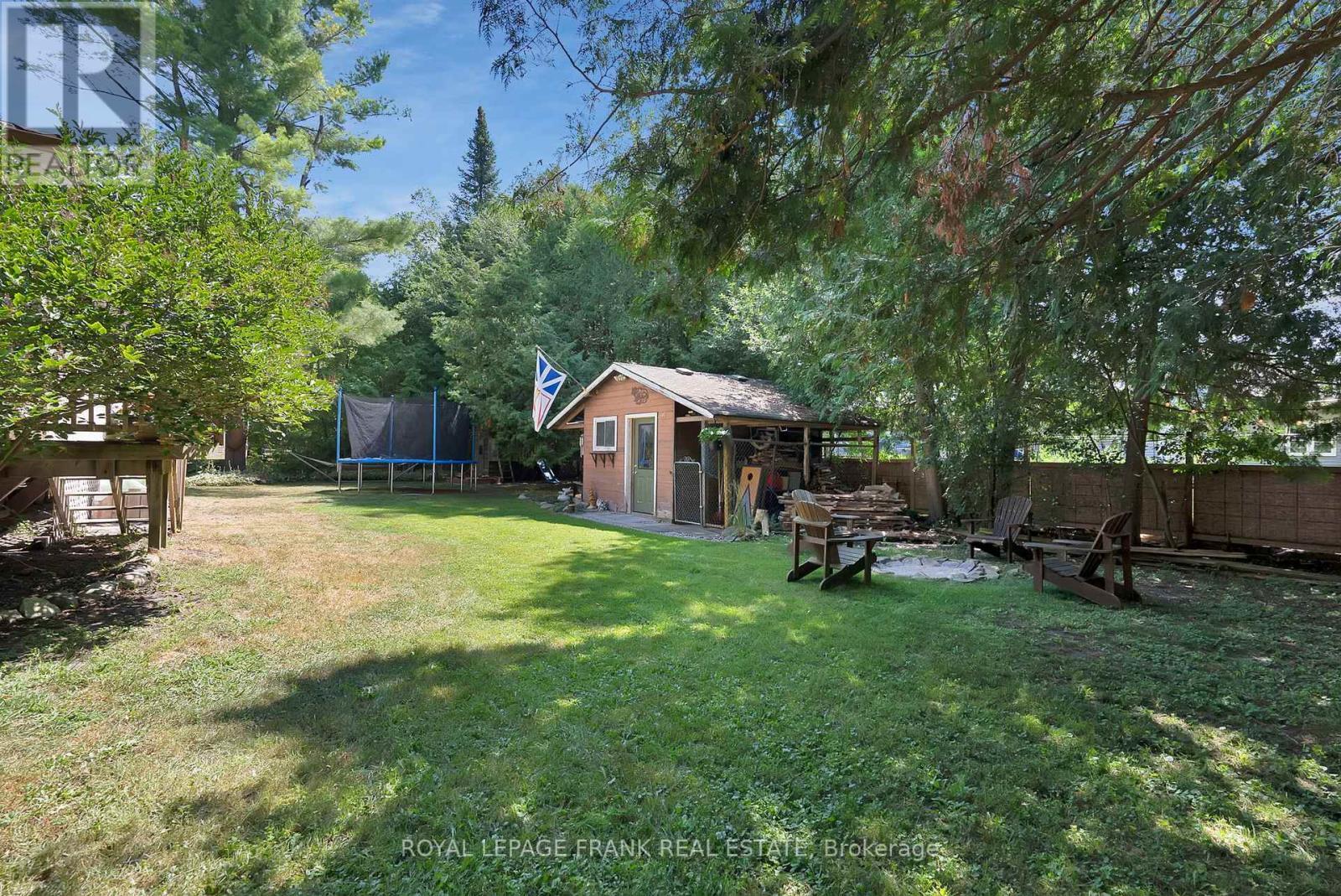 












68 BROOK CRESCENT

,
Georgina (Pefferlaw),




Ontario
L0E1N0

