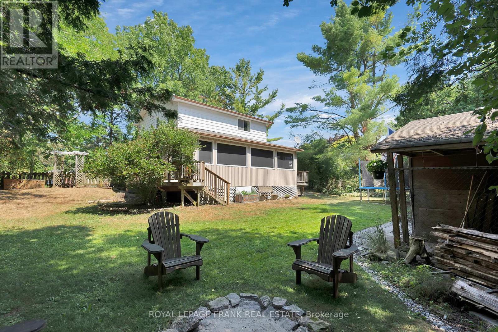 












68 BROOK CRESCENT

,
Georgina (Pefferlaw),




Ontario
L0E1N0

