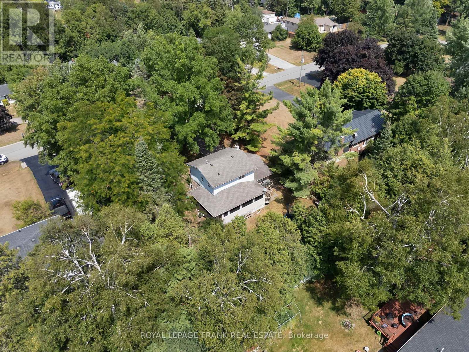 












68 BROOK CRESCENT

,
Georgina (Pefferlaw),




Ontario
L0E1N0

