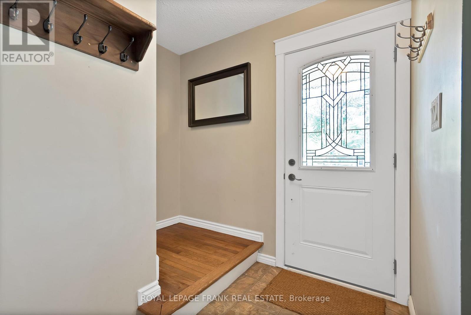 












68 BROOK CRESCENT

,
Georgina (Pefferlaw),




Ontario
L0E1N0

