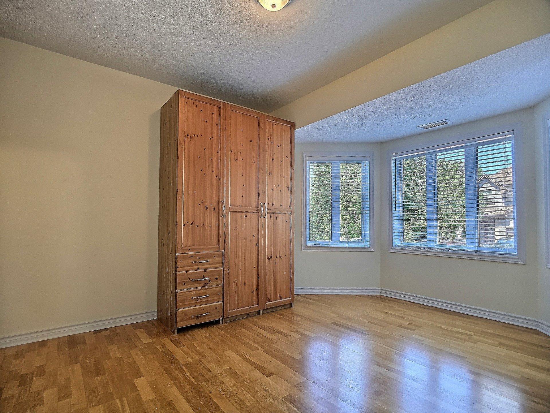 









45


Rue du Colonial

, 202,
Gatineau (Aylmer),




QC
J9H0B1

