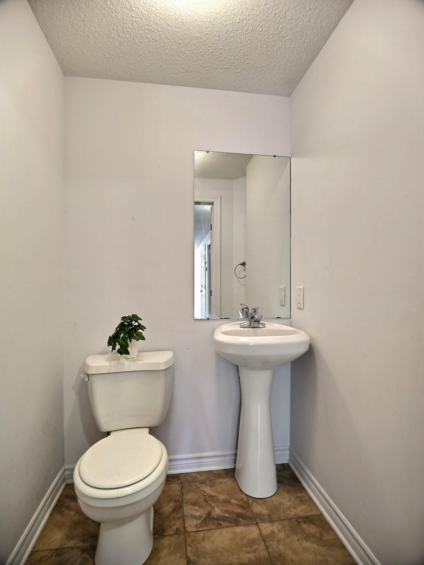 









45


Rue du Colonial

, 202,
Gatineau (Aylmer),




QC
J9H0B1

