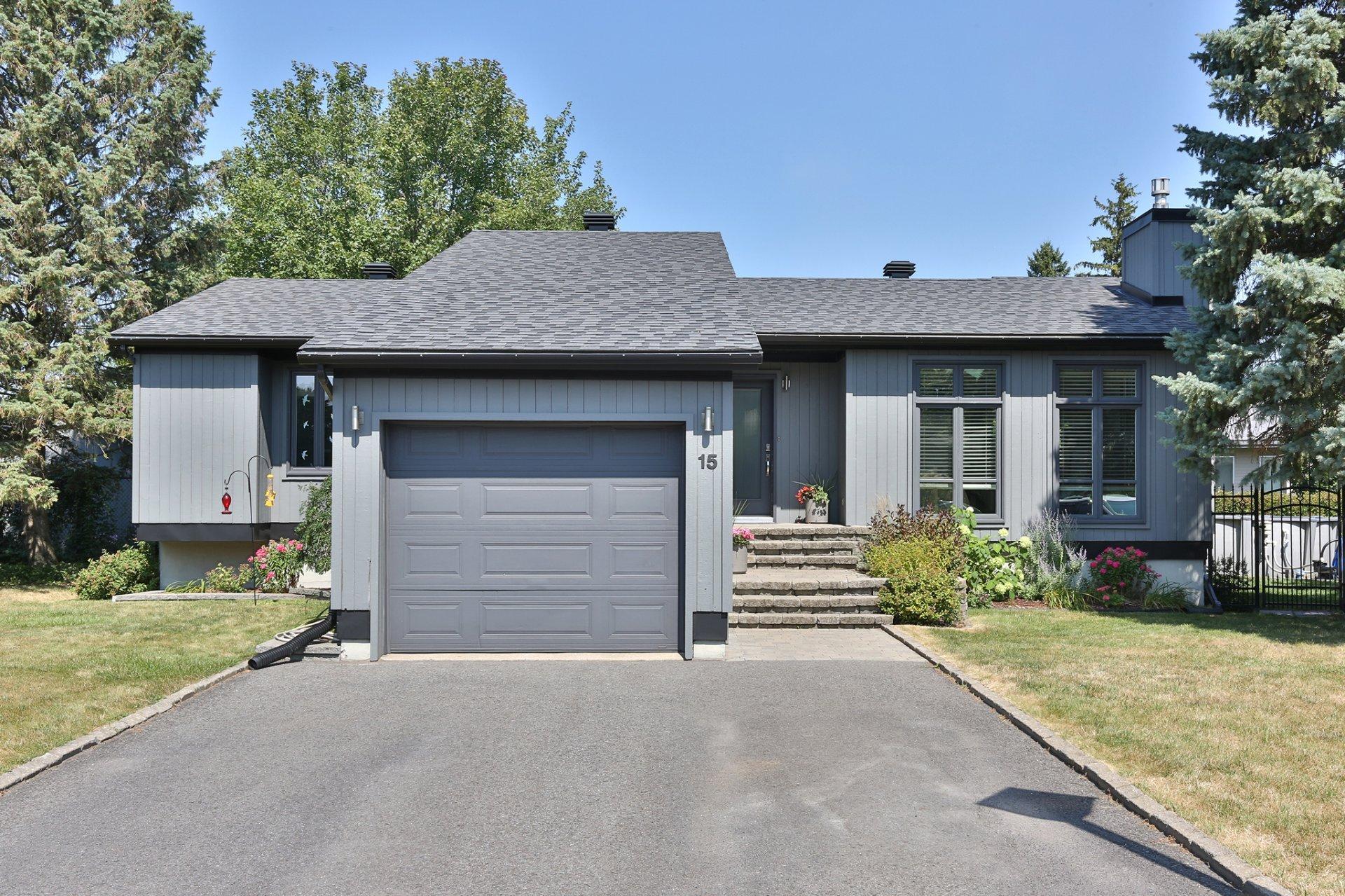 









15


Rue Louis-Liénard-de-Beaujeu

,
Saint-Jean-sur-Richelieu,




QC
J2W1T4

