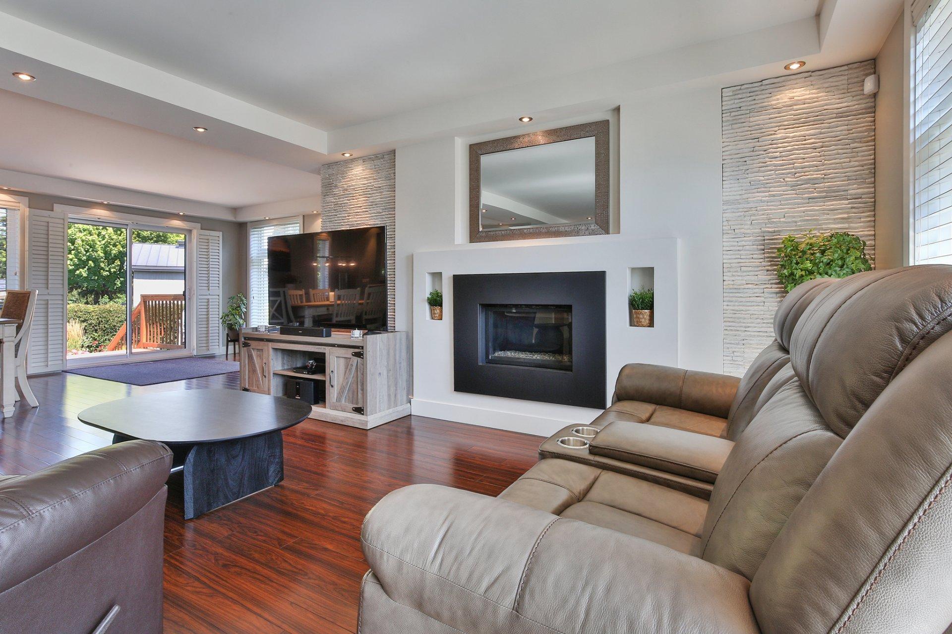 









15


Rue Louis-Liénard-de-Beaujeu

,
Saint-Jean-sur-Richelieu,




QC
J2W1T4

