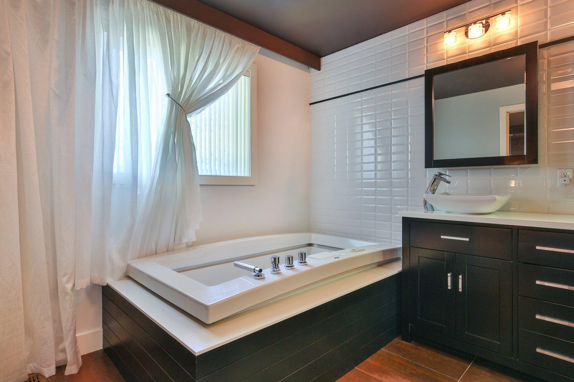 









15


Rue Louis-Liénard-de-Beaujeu

,
Saint-Jean-sur-Richelieu,




QC
J2W1T4

