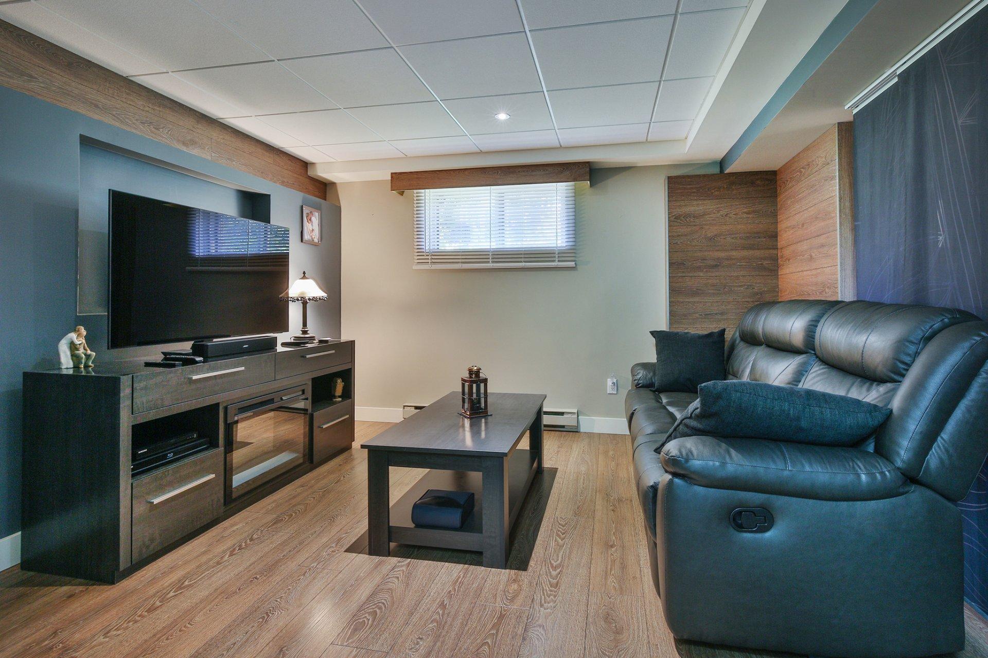 









15


Rue Louis-Liénard-de-Beaujeu

,
Saint-Jean-sur-Richelieu,




QC
J2W1T4

