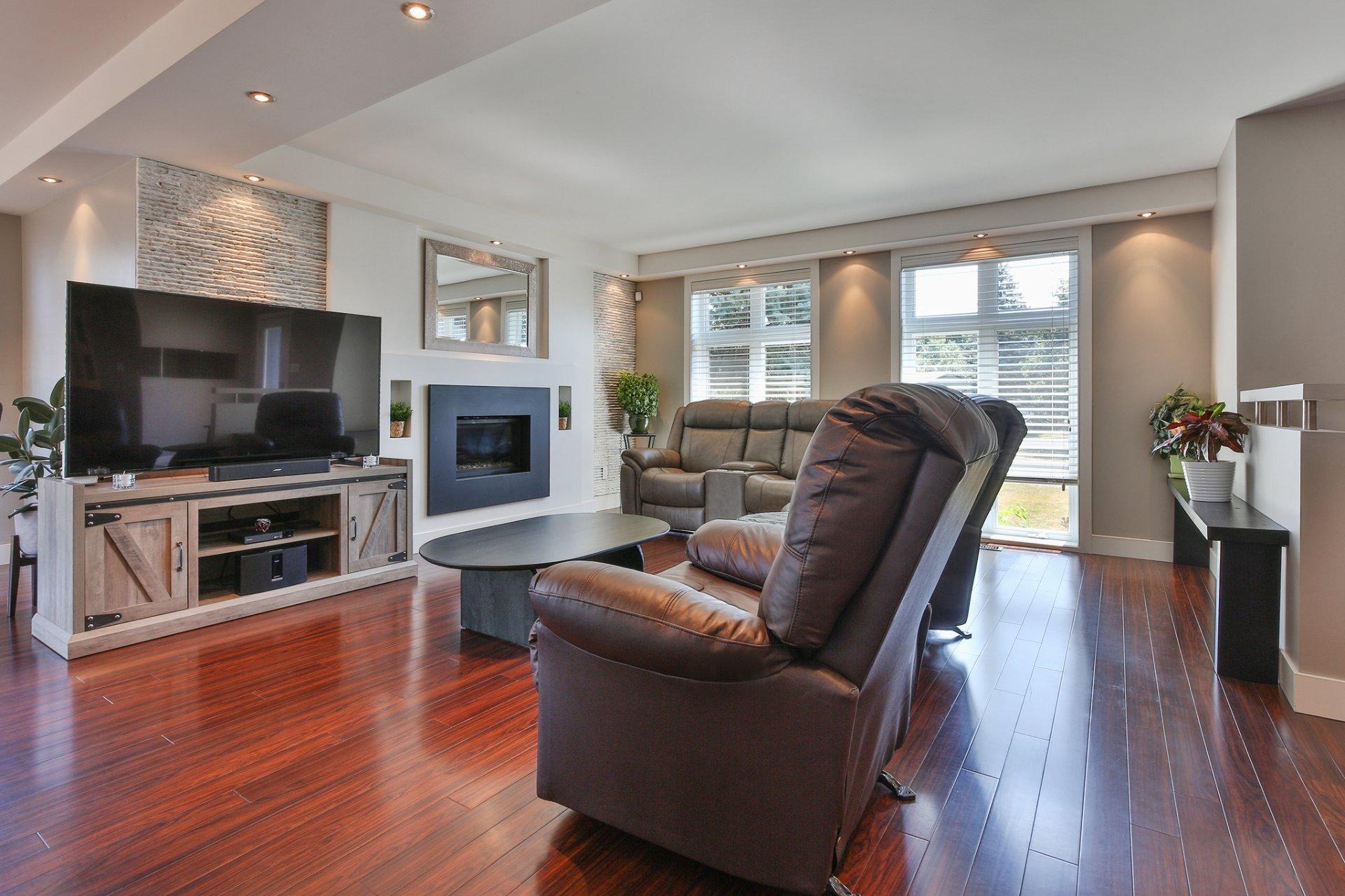 









15


Rue Louis-Liénard-de-Beaujeu

,
Saint-Jean-sur-Richelieu,




QC
J2W1T4

