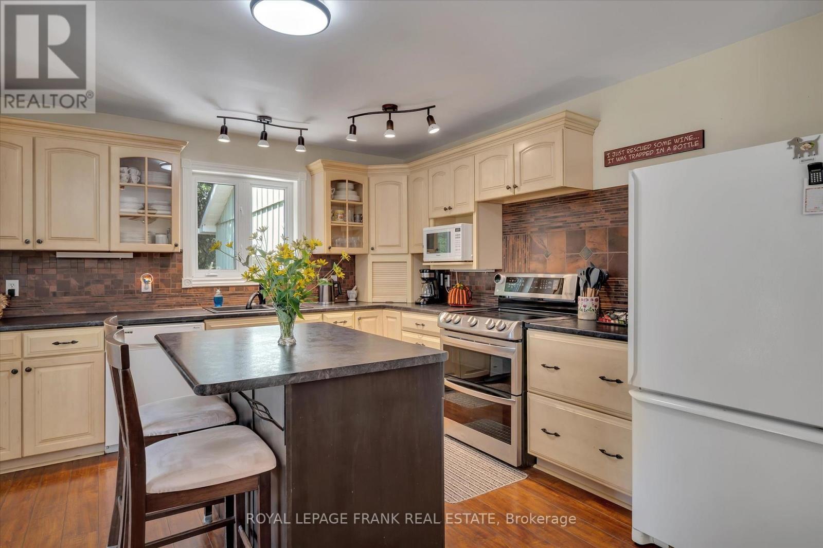 












187 RIVER LANE

,
Douro-Dummer,




Ontario
K0L3A0

