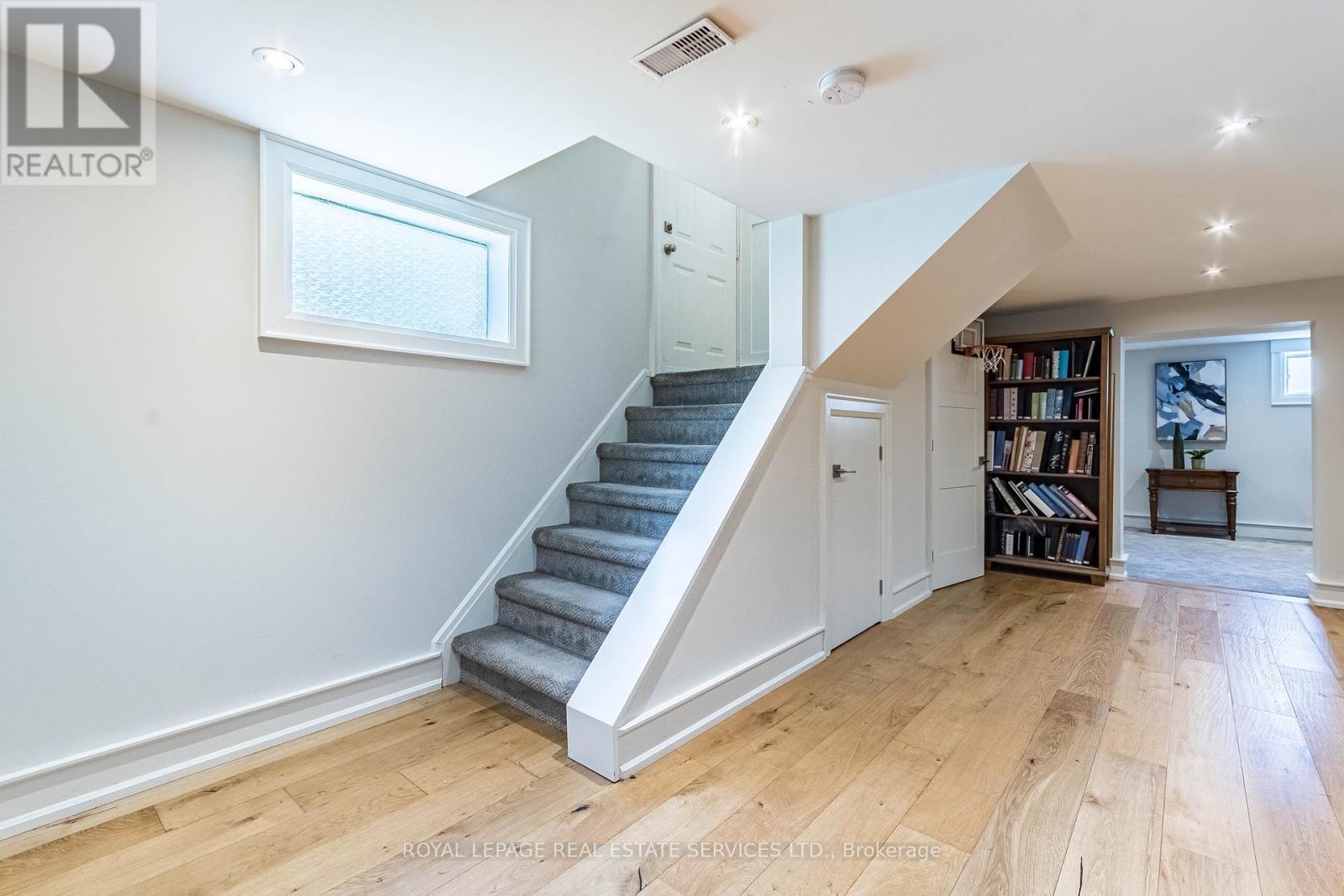 












42 GLEN AGAR DRIVE

,
Toronto,




Ontario
M9B5L9

