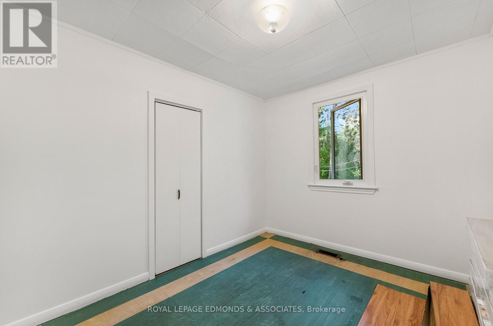 












56 HENRY STREET

,
Killaloe, Hagarty and Richards,




Ontario
K0J2A0

