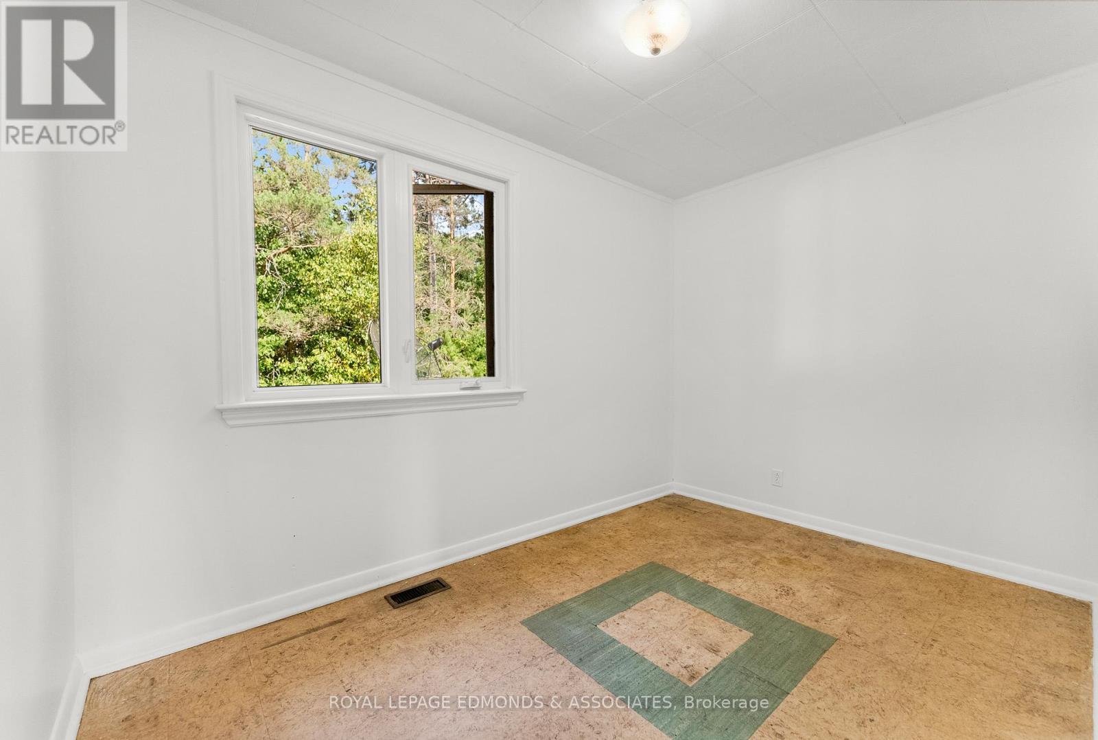 












56 HENRY STREET

,
Killaloe, Hagarty and Richards,




Ontario
K0J2A0

