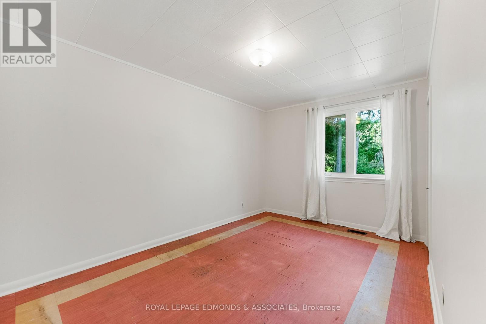












56 HENRY STREET

,
Killaloe, Hagarty and Richards,




Ontario
K0J2A0

