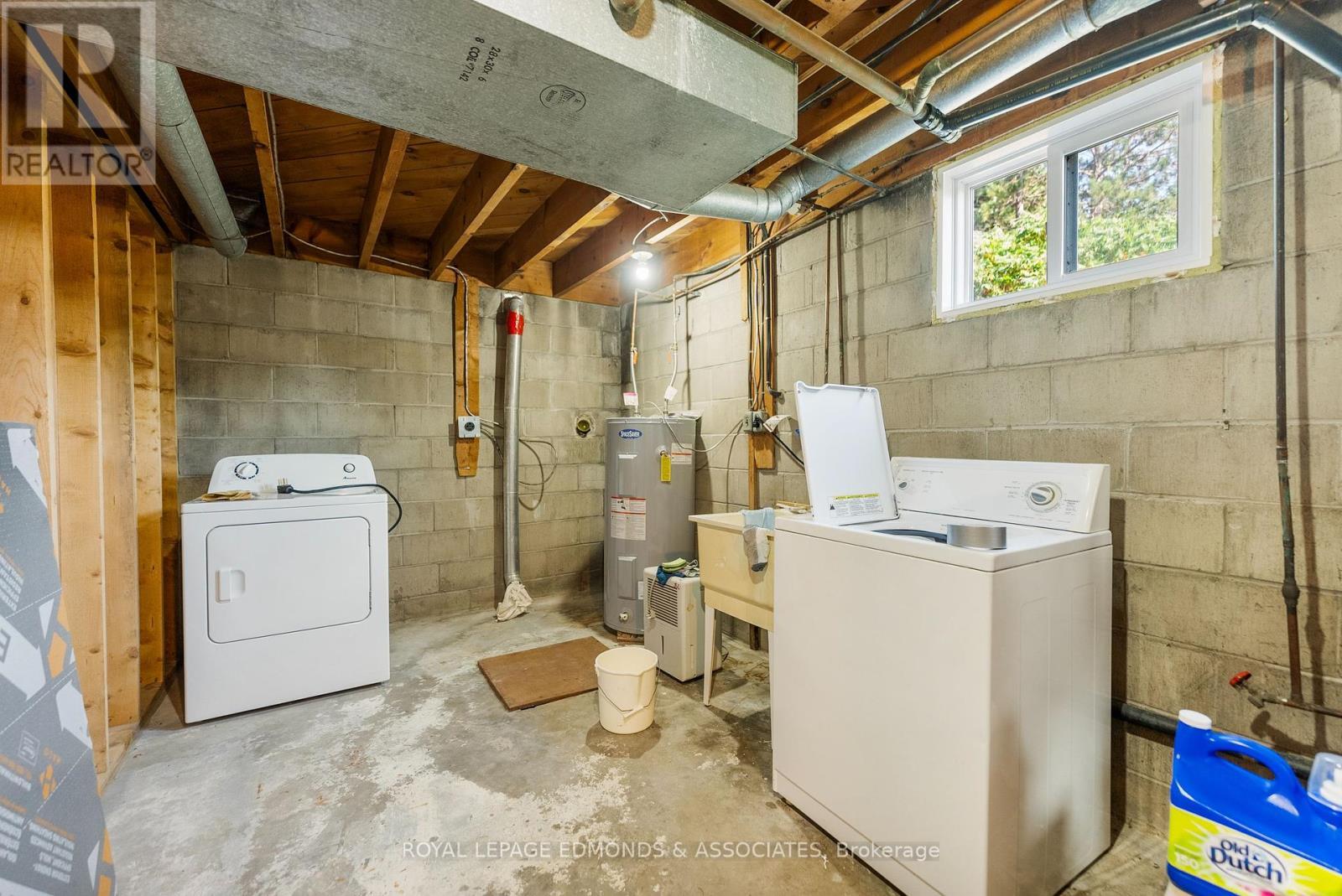 












56 HENRY STREET

,
Killaloe, Hagarty and Richards,




Ontario
K0J2A0

