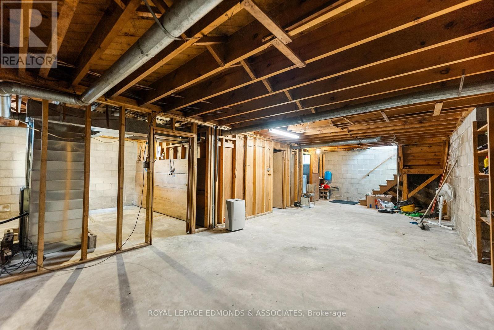 












56 HENRY STREET

,
Killaloe, Hagarty and Richards,




Ontario
K0J2A0

