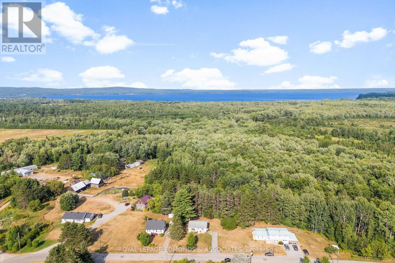 












56 HENRY STREET

,
Killaloe, Hagarty and Richards,




Ontario
K0J2A0

