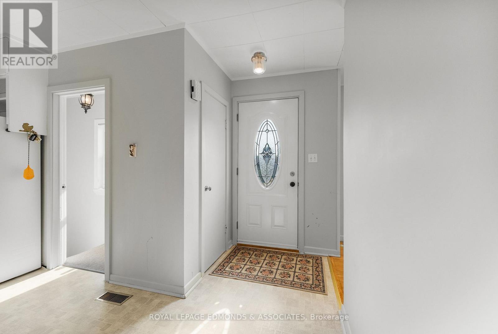 












56 HENRY STREET

,
Killaloe, Hagarty and Richards,




Ontario
K0J2A0

