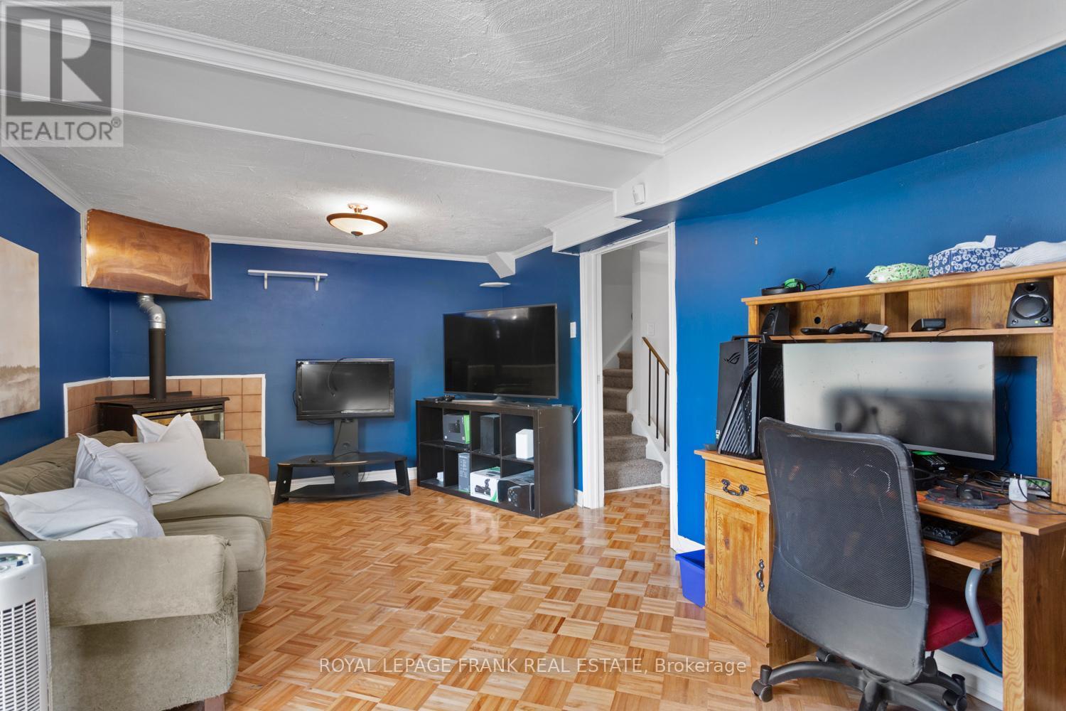 












42 - 700 HARMONY ROAD N

,
Oshawa (Pinecrest),




Ontario
L1K1S2

