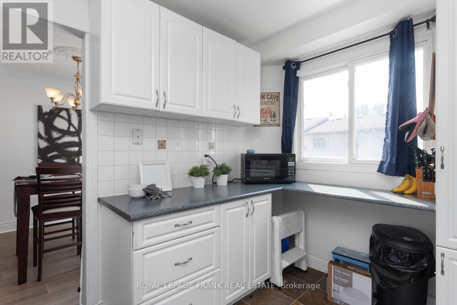 












42 - 700 HARMONY ROAD N

,
Oshawa (Pinecrest),




Ontario
L1K1S2

