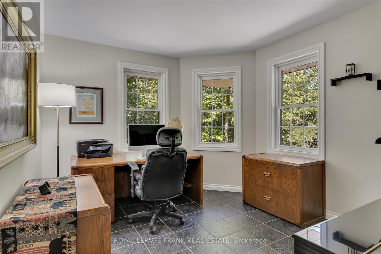 












24 DEER AVENUE

,
Cavan Monaghan (Cavan Twp),




Ontario
L0A1G0

