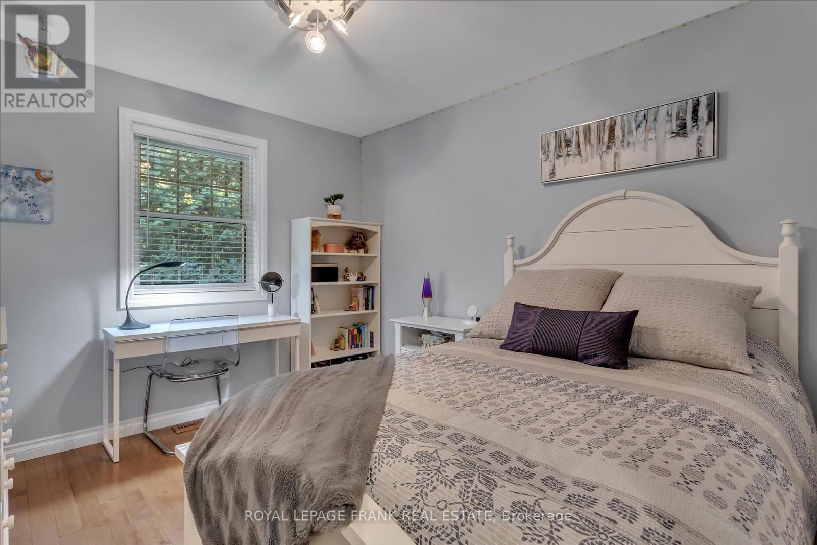 












24 DEER AVENUE

,
Cavan Monaghan (Cavan Twp),




Ontario
L0A1G0

