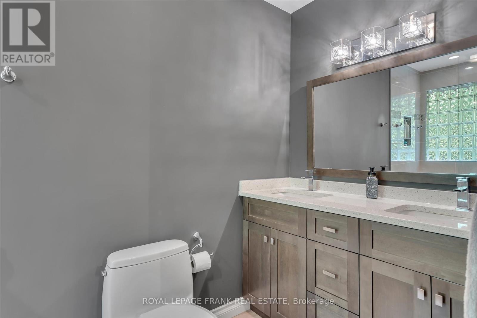 












24 DEER AVENUE

,
Cavan Monaghan (Cavan Twp),




Ontario
L0A1G0

