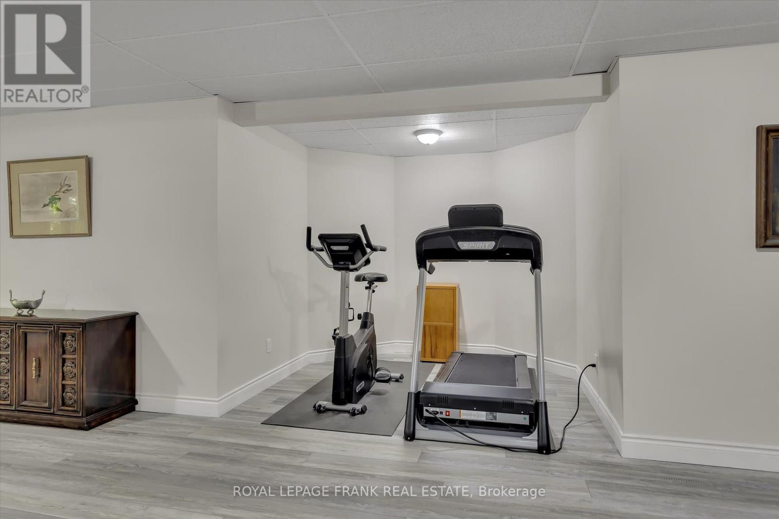 












24 DEER AVENUE

,
Cavan Monaghan (Cavan Twp),




Ontario
L0A1G0


