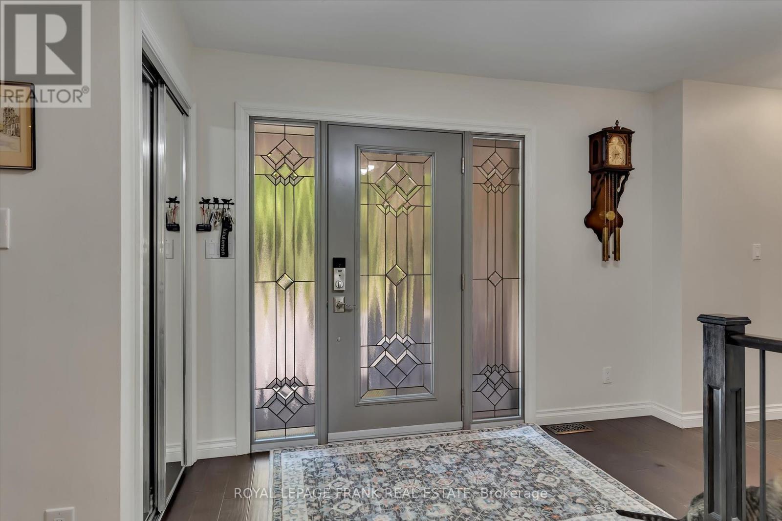 












24 DEER AVENUE

,
Cavan Monaghan (Cavan Twp),




Ontario
L0A1G0

