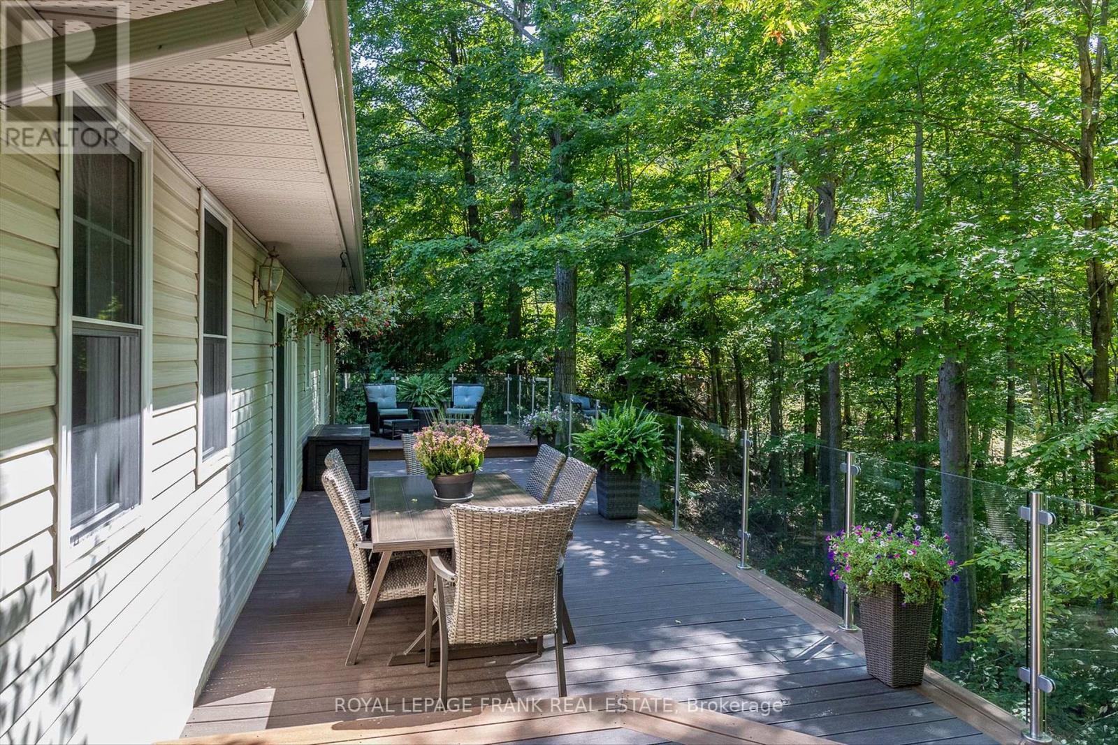 












24 DEER AVENUE

,
Cavan Monaghan (Cavan Twp),




Ontario
L0A1G0

