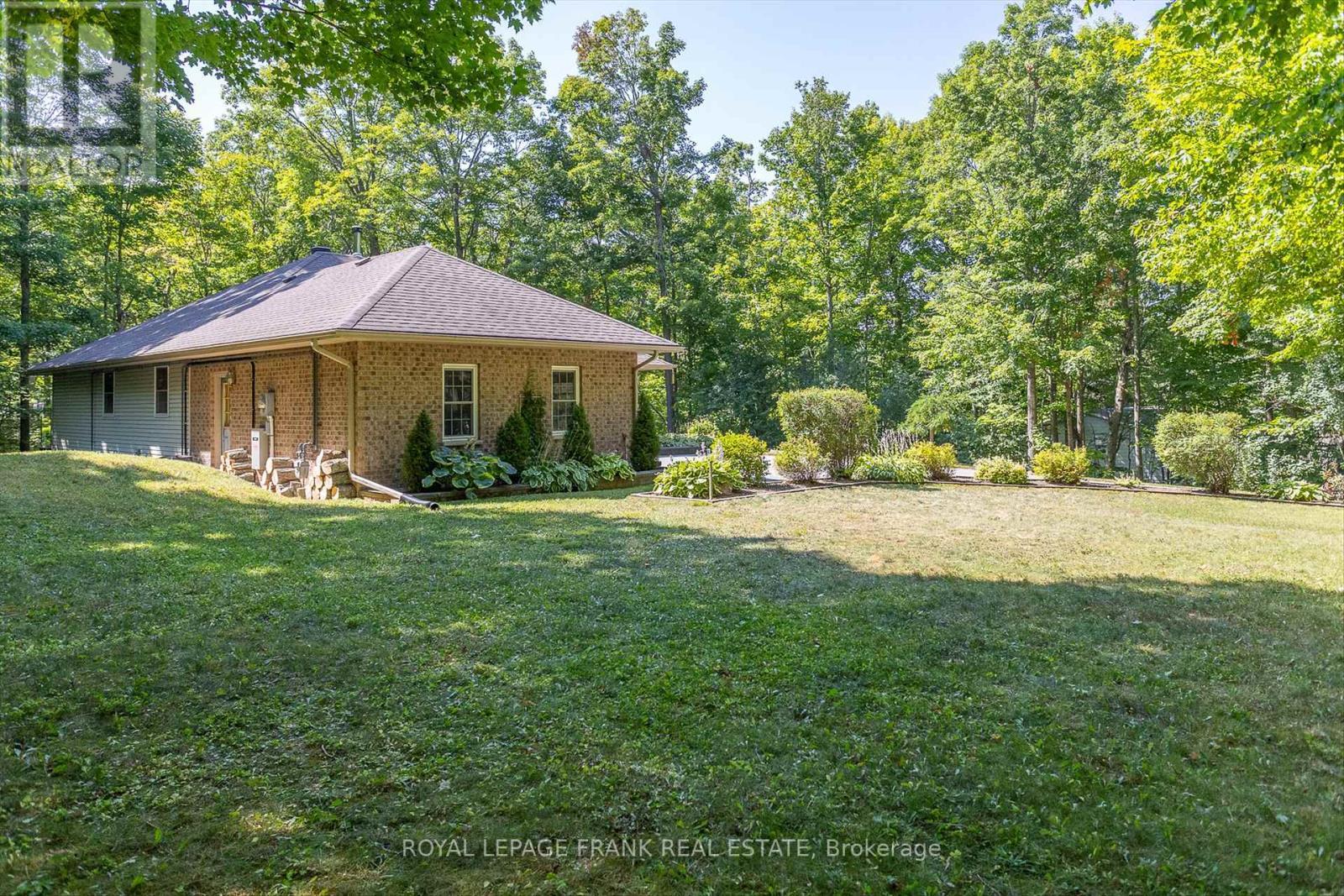 












24 DEER AVENUE

,
Cavan Monaghan (Cavan Twp),




Ontario
L0A1G0

