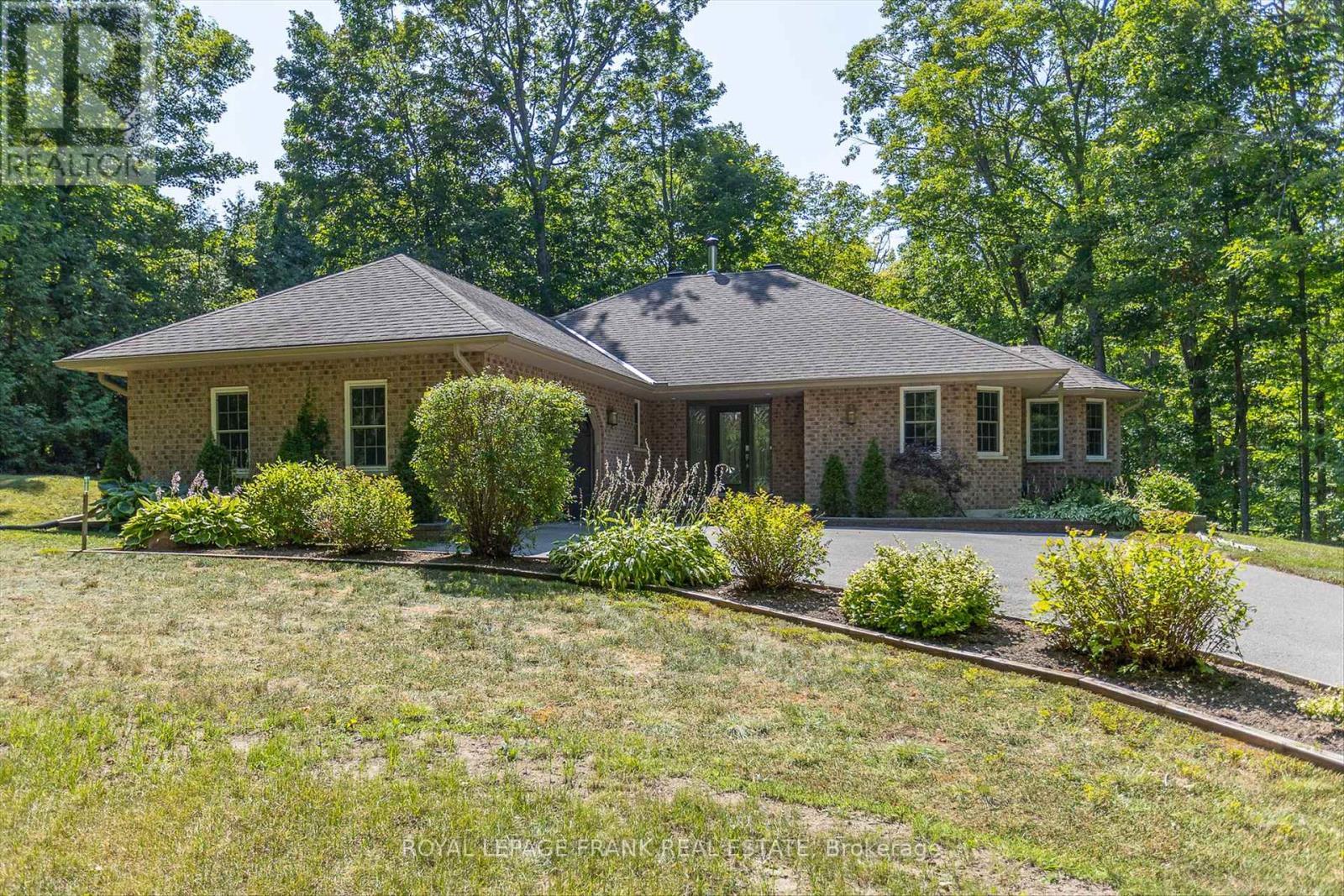 












24 DEER AVENUE

,
Cavan Monaghan (Cavan Twp),




Ontario
L0A1G0

