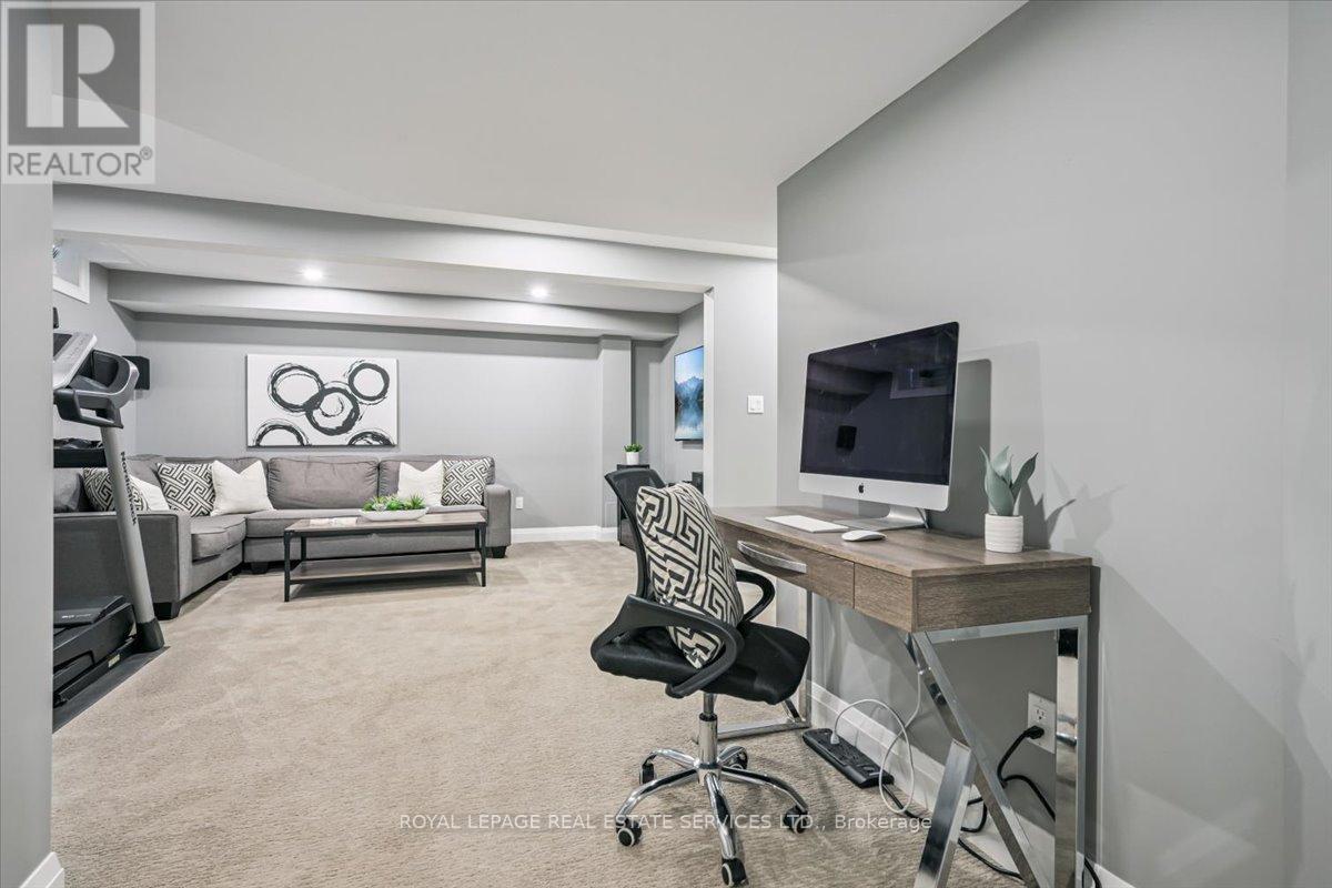 












3187 COTTER ROAD

,
Burlington,




Ontario
L7M0N3

