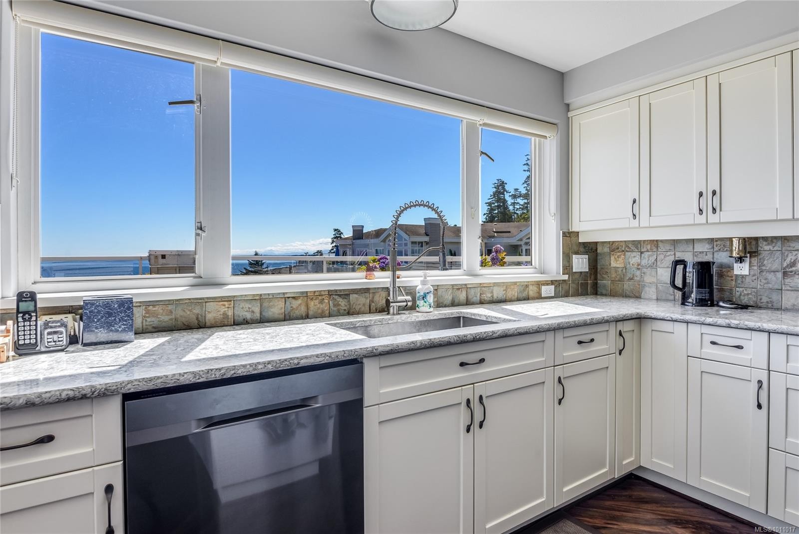 









350


Island

Hwy South, 419,
Campbell River,




BC
V9W 1A5

