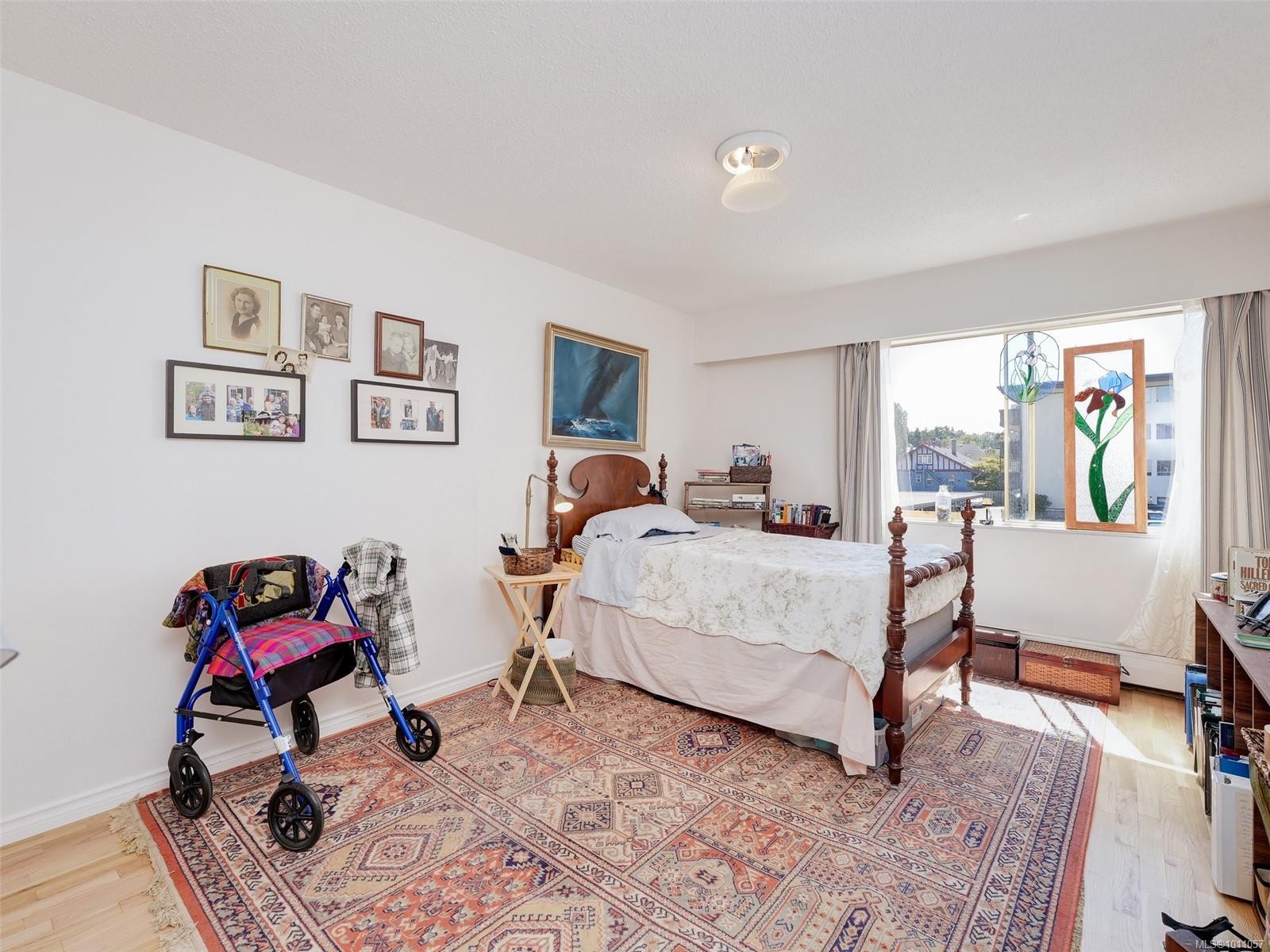 









964


Heywood

Ave, 212,
Victoria,




BC
V8V 2Y5

