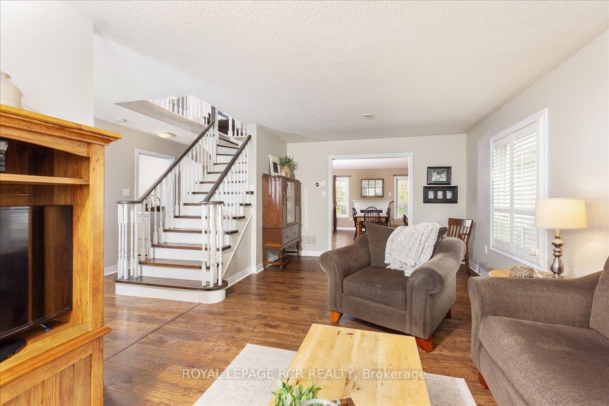 









340


King

Street East,
East Gwillimbury,




ON
L0G 1M0

