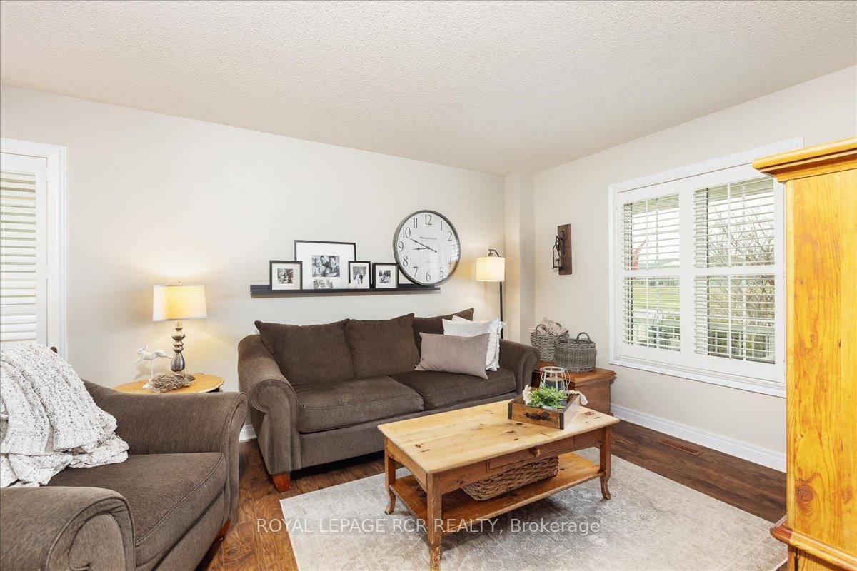









340


King

Street East,
East Gwillimbury,




ON
L0G 1M0


