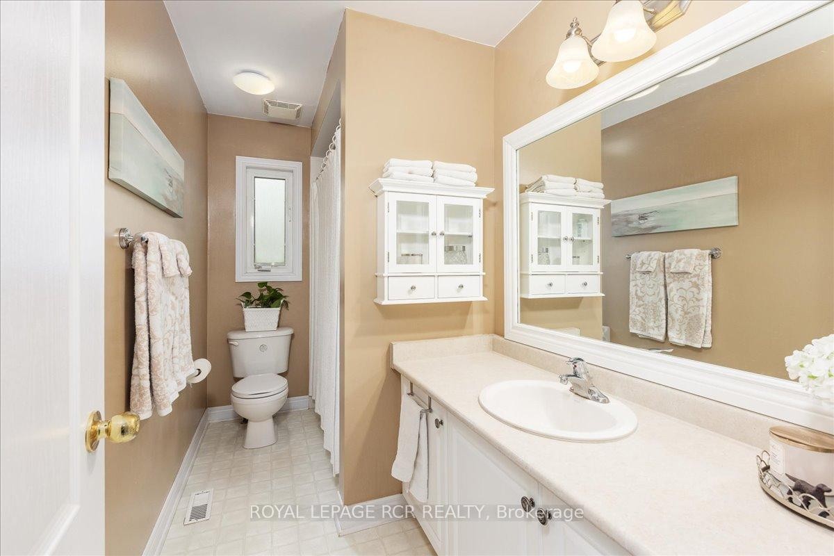 









340


King

Street East,
East Gwillimbury,




ON
L0G 1M0

