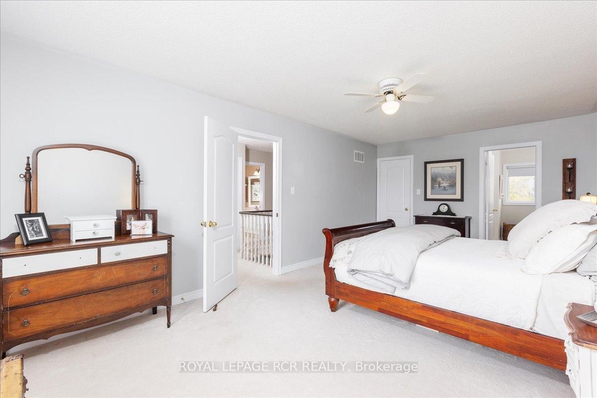 









340


King

Street East,
East Gwillimbury,




ON
L0G 1M0

