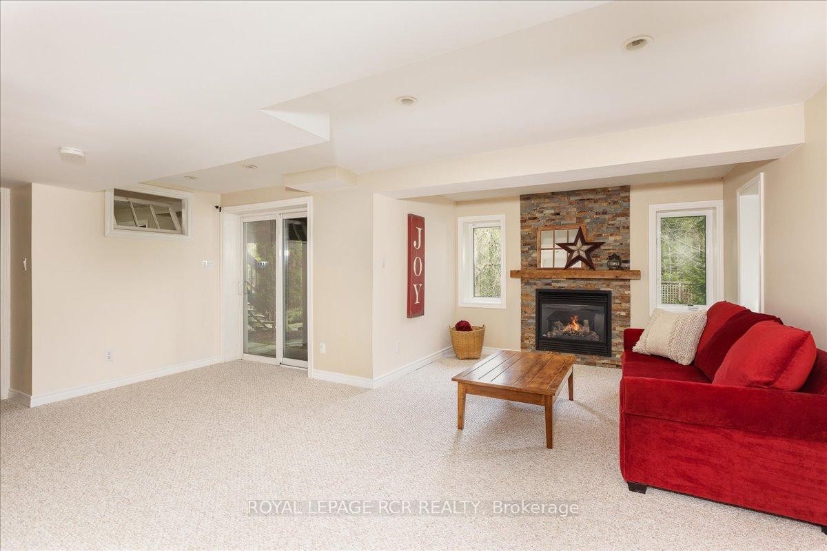 









340


King

Street East,
East Gwillimbury,




ON
L0G 1M0

