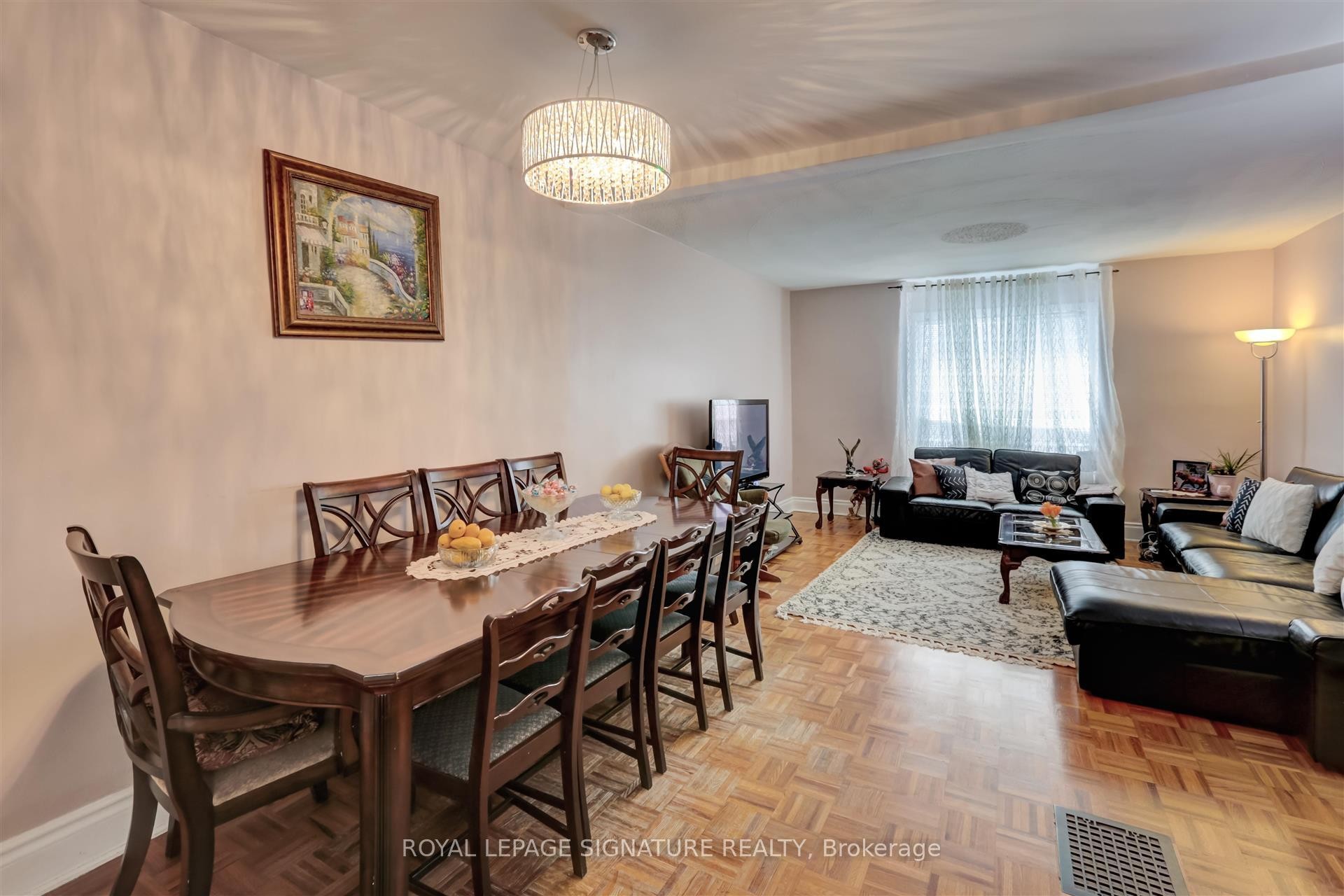 









3142


Dundas

Street West,
Toronto,




ON
M6P 2A1

