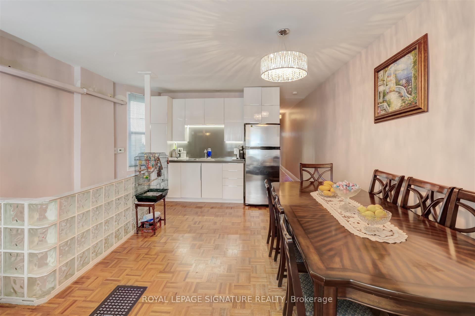 









3142


Dundas

Street West,
Toronto,




ON
M6P 2A1

