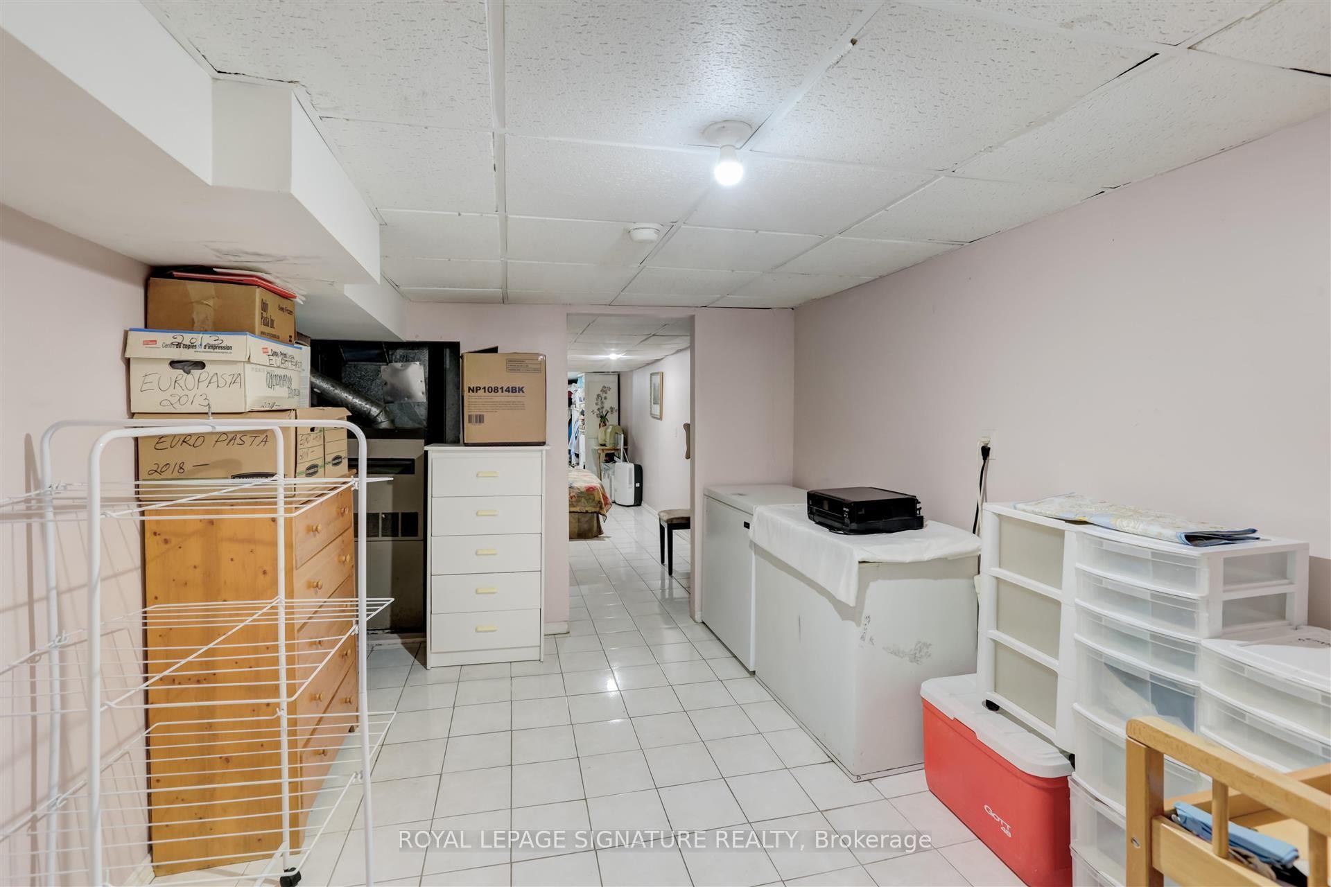 









3142


Dundas

Street West,
Toronto,




ON
M6P 2A1

