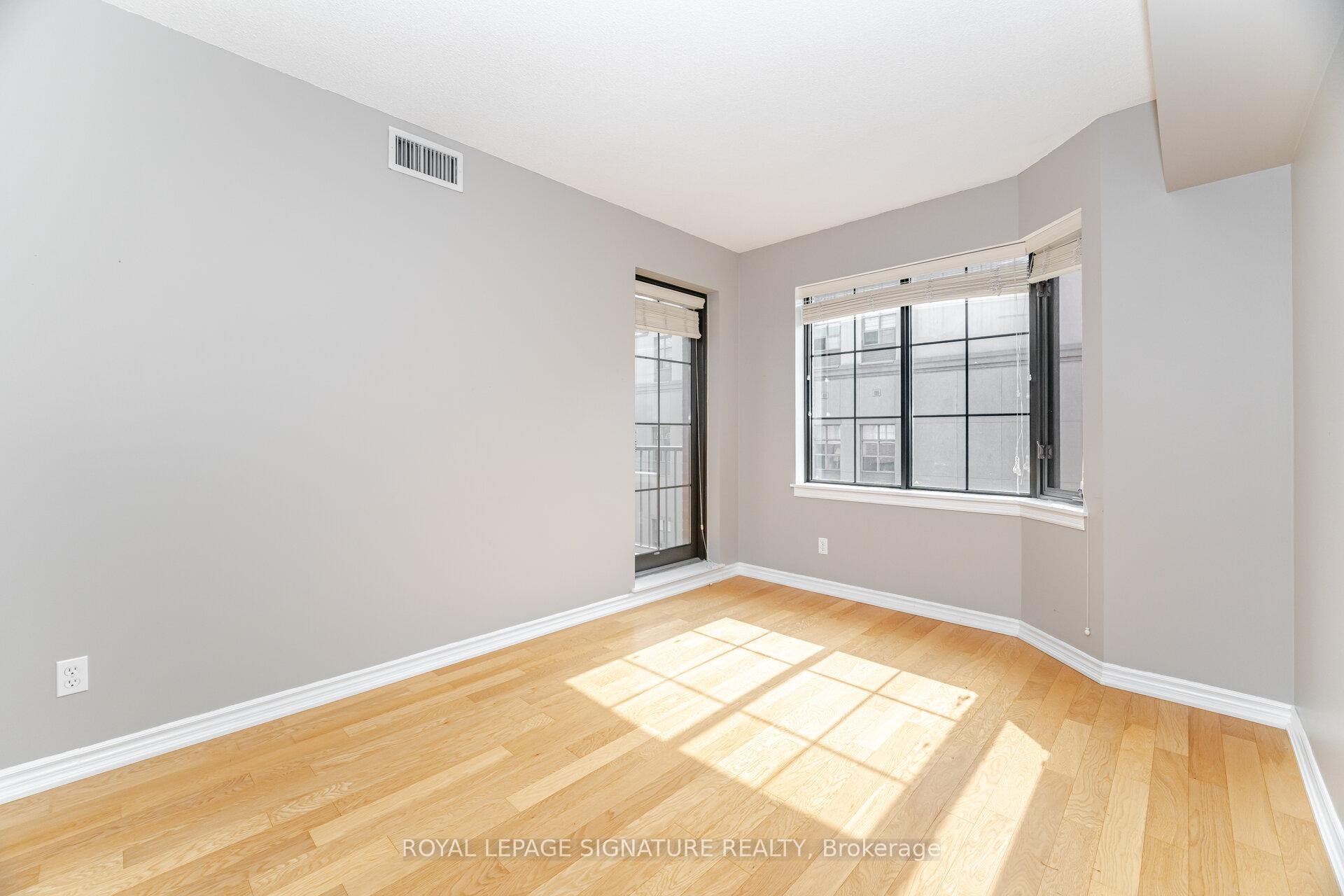 









47


Caroline

Street North, 307,
Hamilton,




ON
L8R 2R6

