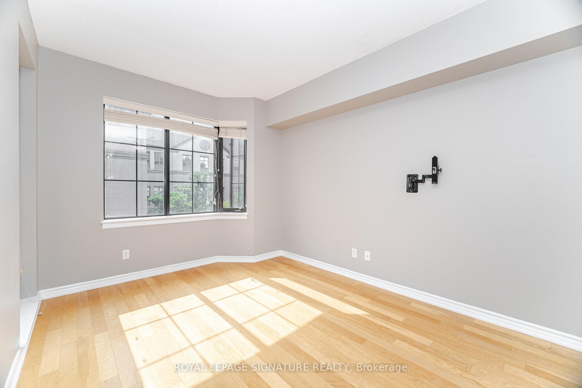 









47


Caroline

Street North, 307,
Hamilton,




ON
L8R 2R6

