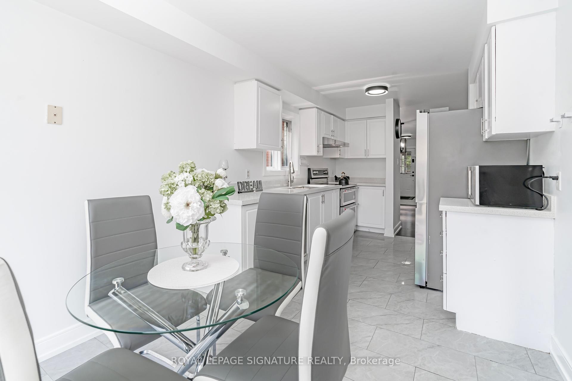 









217


Sophia

Road,
Markham,




ON
L3S 4C5

